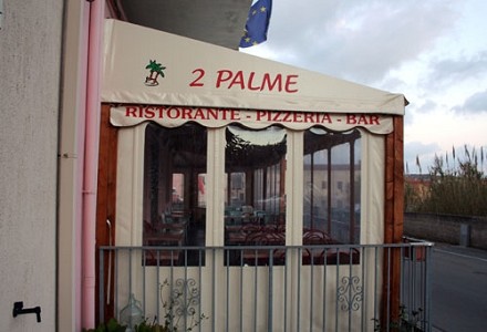 la veranda del Ristorante Pizzeria 2 Palme