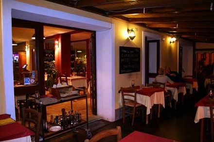 interno veranda del Ristorante Il Grottino