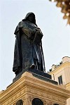 statua di Bruno Giordano in Campo dè Fiori a Roma