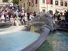 scorcio del centro di Roma: la fontana in Piazza di Spagna