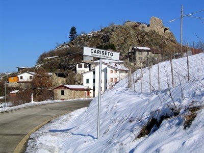 ingresso al centro di Cariseto nel comune di Cerignale
