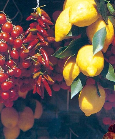 pomodorini, limoni, peperoncino