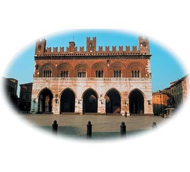 il Palazzo Gotico a Piacenza