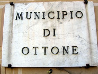 targa del municipio di Ottone in alta Val Trebbia