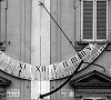 l'orologio solare sulla facciata del Palazzo del Governatore