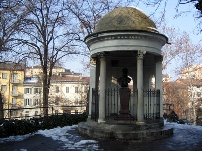 cappelletta con busto di Giuseppe Mazzini ai Giardini Margherita di Piacenza