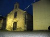 la vecchia chiesa di Bari Sardo illuminata dalla luna