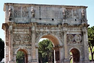 Roma: Arco di Costantino nei pressi del Colosseo