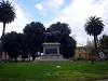 Parco con statua equestre a Roma