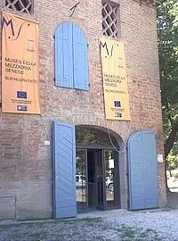 facciata del museo della mezzadria senese