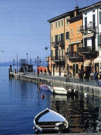 scorcio del lago di Garda: Lazise